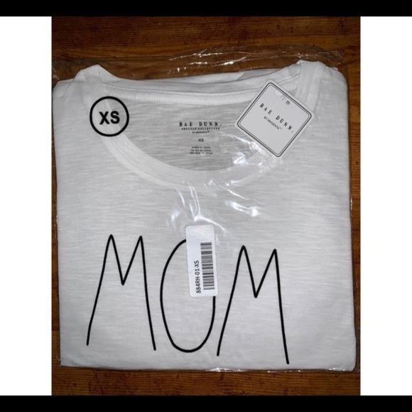 Rae Dunn Mom Life short sleeve Tshirt Xsmall NWT - Picture 2 of 3